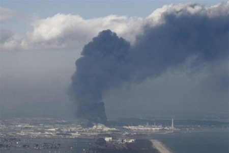 В Японии взорвался ядерный Реактор, АЭС Фукусимо 1 –  видео взрыва