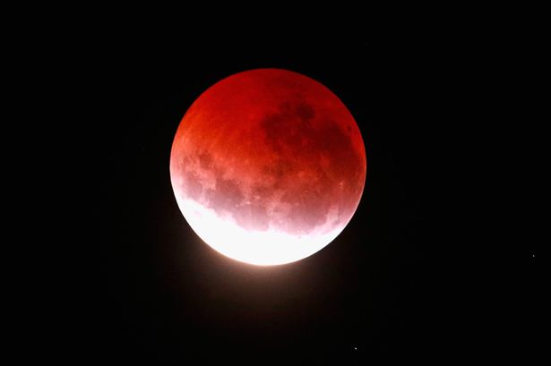 NASA успокоила людей, ожидающих Конец Света из-за «Кровавой» Луны