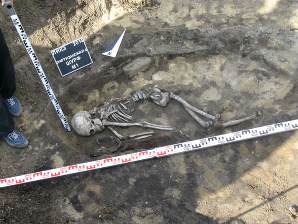 На территории Омской крепости нашли скелет древнего человека