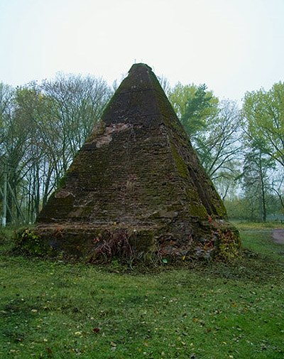 Пирамида на Полтавщине - что бы это значило?