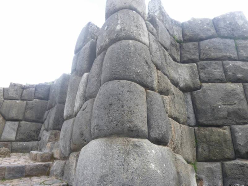 Загадки каменных стен Саксайуамана