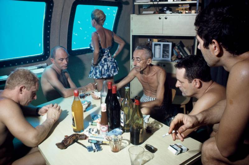 1963 год. Жак–Ив Кусто с командой в подводном доме Морская звезда